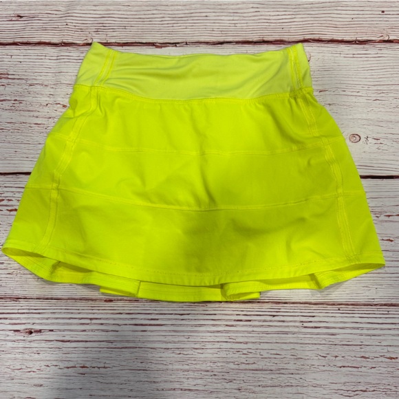 Lululemon Pace Rival Mid-Rise Skirt 15" Length Tall in Highlight Yellow Sz 0 - Picture 3 of 11